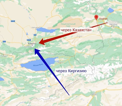 Карта со схематичным маршрутом было-стало: красная стрелка — маршрут через Казахстан, синяя — через Киргизию